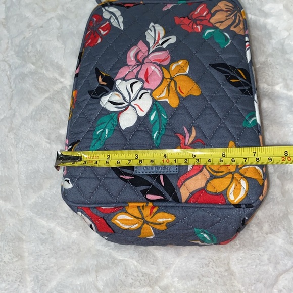 Like new Vera Bradley Coastal Paradise Lunch bag - Picture 8 of 12